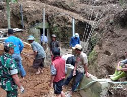 Demi Setetes Kehidupan, Babinsa dan Warga Selo Bersatu Bersihkan Mata Air Tirto Brojo