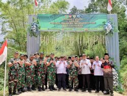 Brigjen TNI M Andhy Kusuma Resmikan Jalan Hasil TMMD 127 Di Desa Kembang